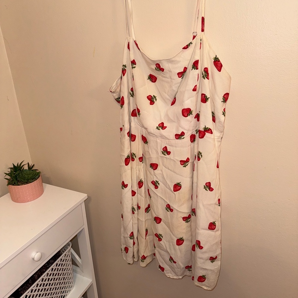 Off-white Strawberry Sundress Forever 21 3x Plus Size